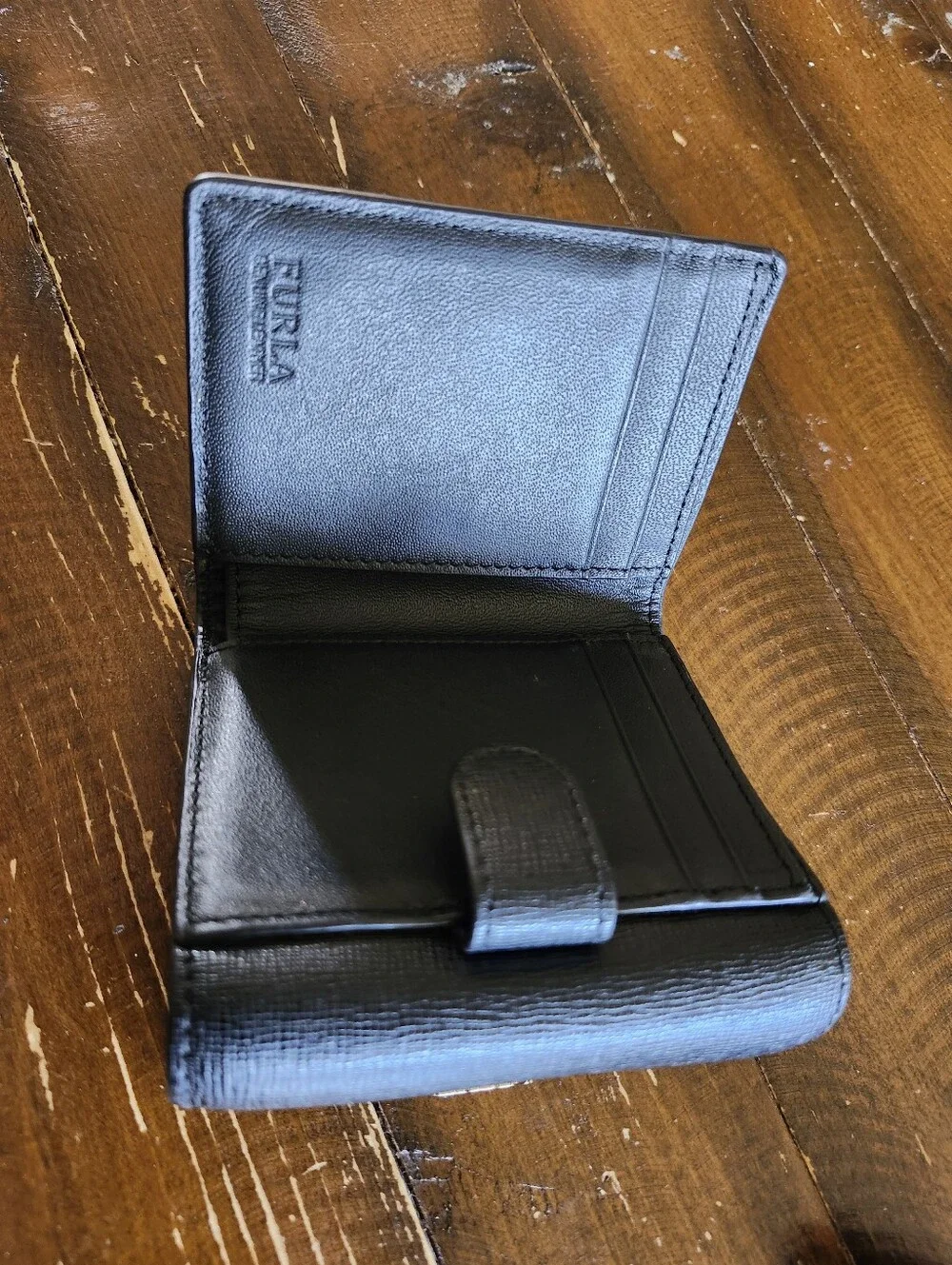 Sale🥰 Furla Saffiano Compact Trifold Wallet BNWOT